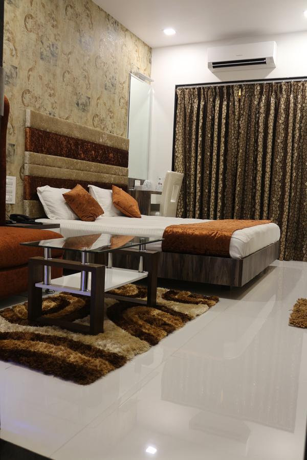 Hotel Voxton Mira-Bhayandar Exterior photo